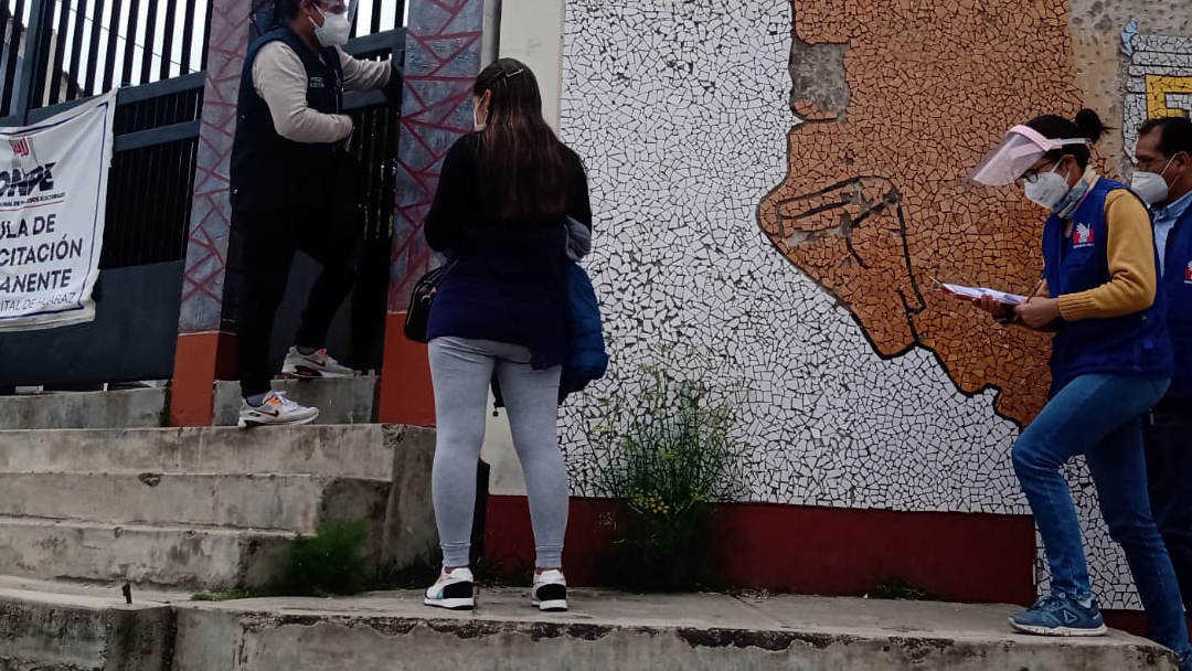 Comisionados de la Defensoría del Pueblo supervisan local de votación
