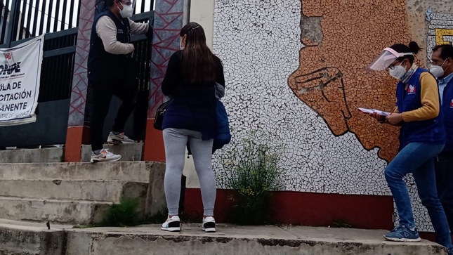 Comisionados de la Defensoría del Pueblo supervisan local de votación 