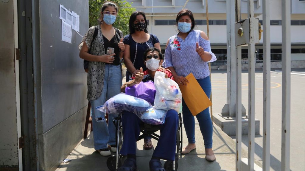 Médicos del Hospital de Villa El Salvador salvan vida a paciente con colapso pulmonar