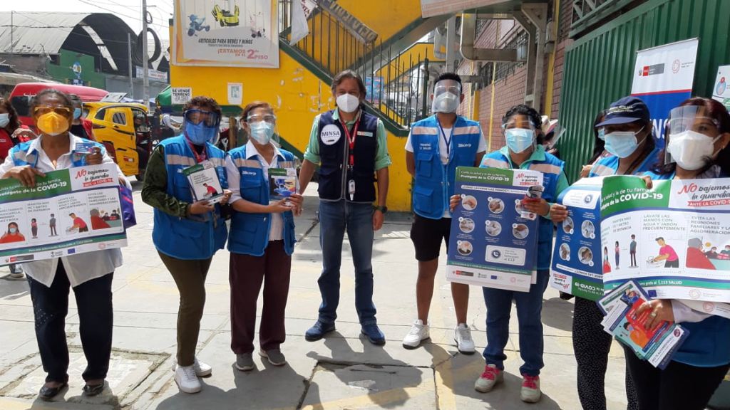 Minsa supervisa uso de doble mascarilla en el mercado Ciudad de Dios de San Juan de Miraflores