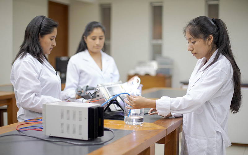 Beca Mujeres en Ciencia inicia el 6 de noviembre