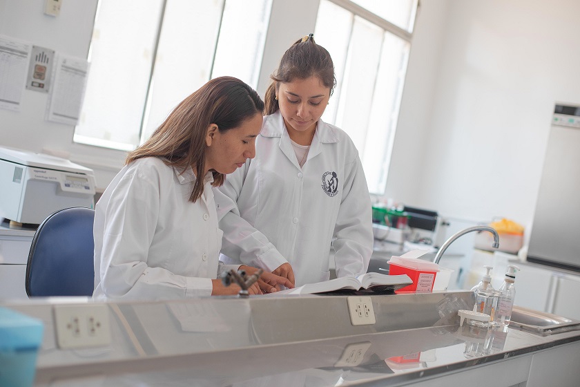 Beca Mujeres en Ciencia inicia inscripción