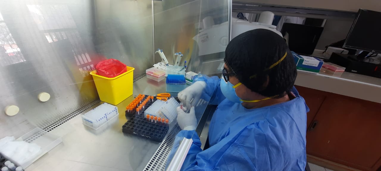 El Instituto Nacional de Salud entregó 20 mil kits de pruebas moleculares de extracción y 20 mil kits de amplificación.