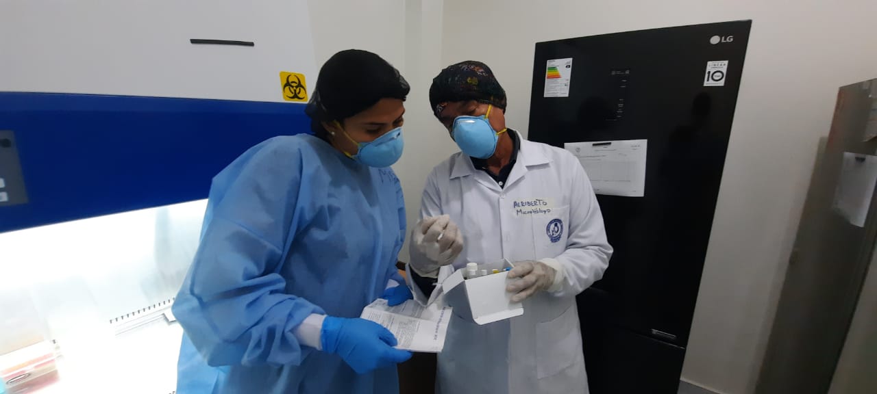 Personal del Laboratorio Referencial Regional de Salud Pública de San Martín.