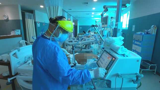 En Tarapoto se incorporó a la primera línea el médico intensivista con 8 años de trayectoria, Luis Leonardo Runcimán Soplín.