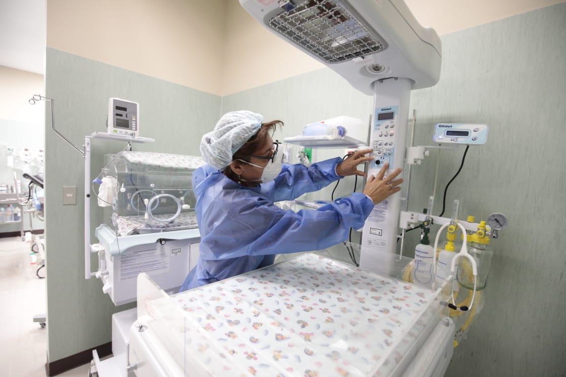 Equipamiento de establecimientos de salud.