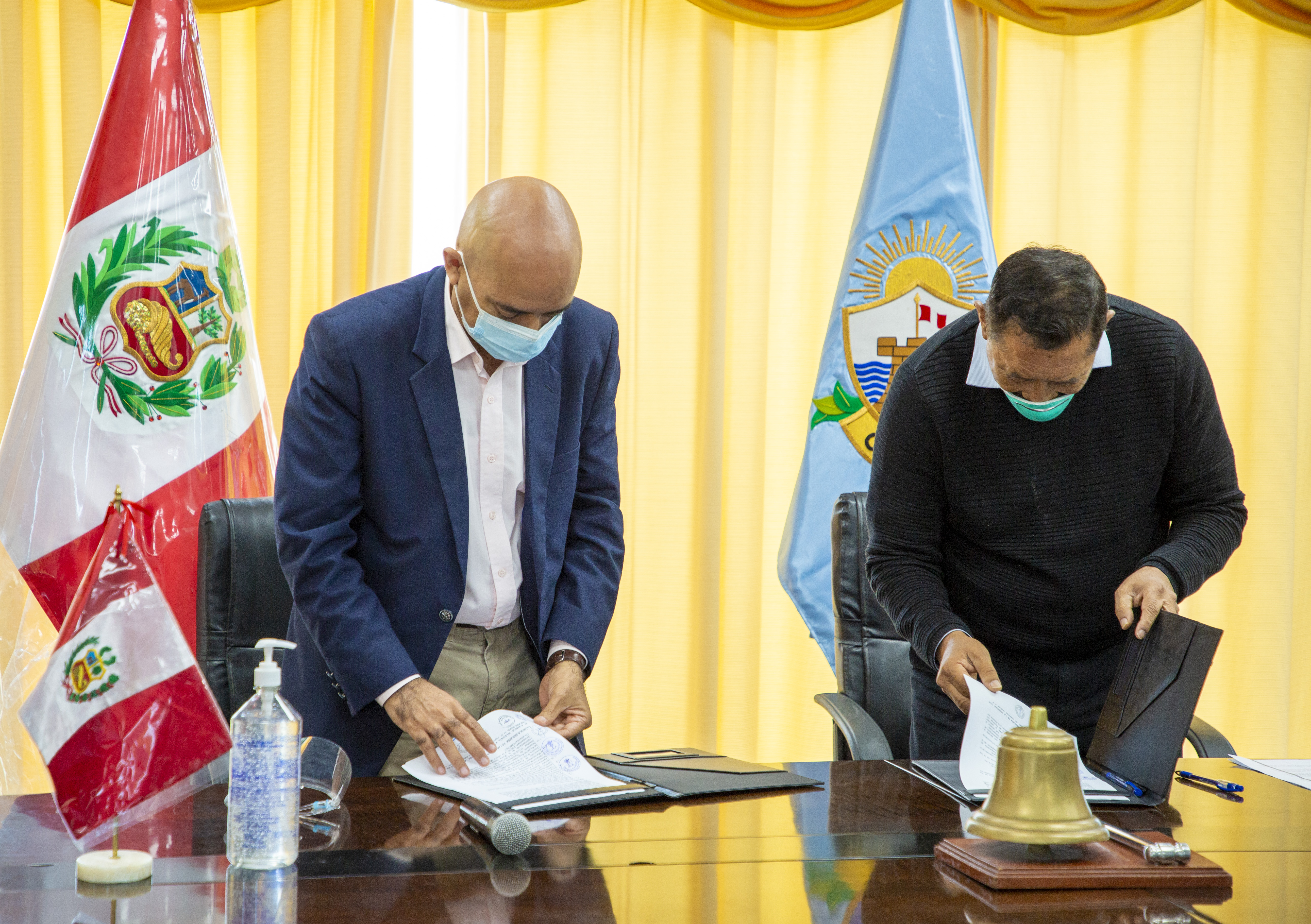 presidente del conadis y alcalde provincial del callao firmando el convenio