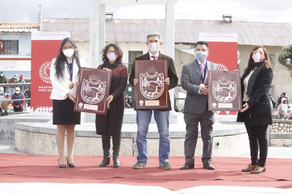 Estado peruano rindió homenaje a la heroína y mártir María Valdizán en Pasco