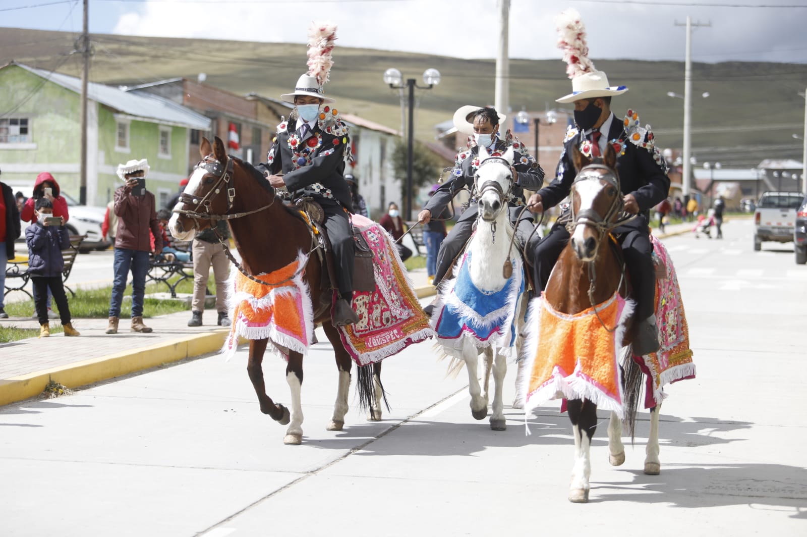 Estado peruano rindió homenaje a la heroína y mártir María Valdizán en Pasco