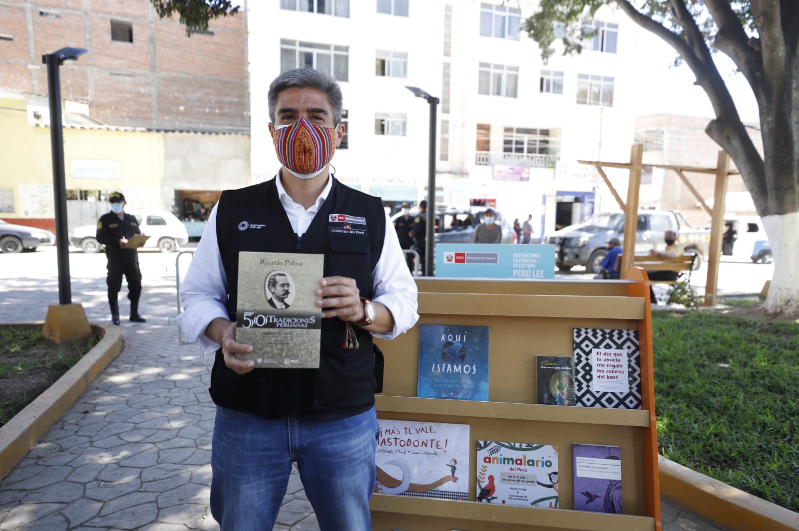 Ministerio de Cultura entrega más de 900 libros y mobiliarios a bibliotecas comunales de Huánuco