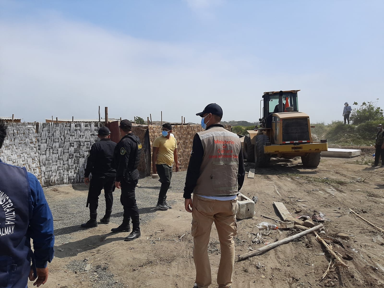 Ministerio de Cultura realizó recuperación extrajudicial de área invadida de la zona arqueológica monumental Los Huacos