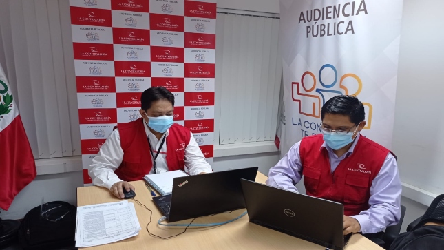 Imagen JPG de colaboradores de la Contraloría sentados trabajando con sus laptop participando en la Audiencia Pública virtual “La Contraloría te escucha” Piura.