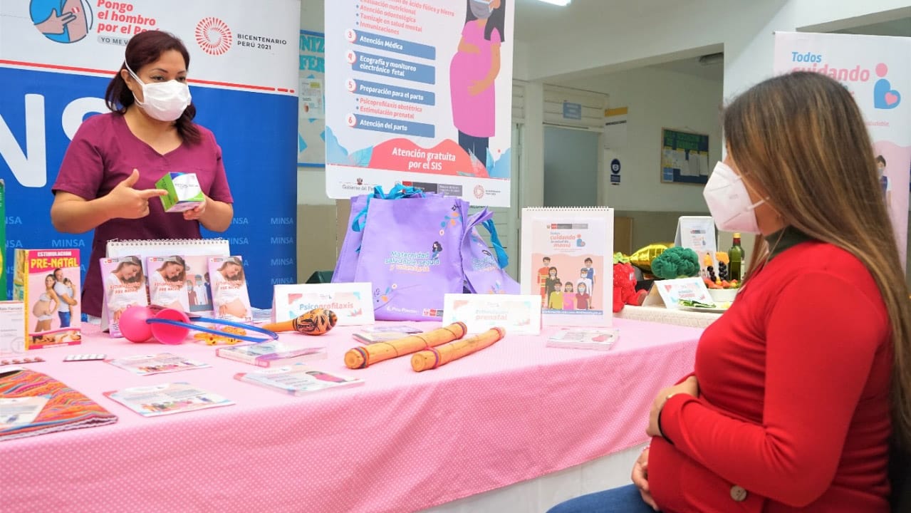 Minsa promueve paquete preventivo para gestantes en los establecimientos de salud de Lima Este
