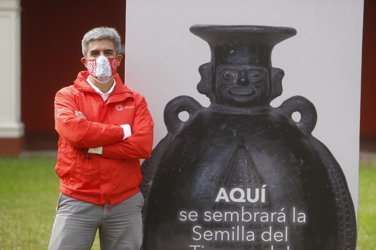 Alejandro Neyra: “La Semilla del Tiempo del Bicentenario tendrá objetos que nos representen y se abrirá en el Tricentenario”