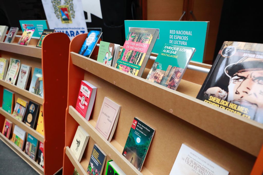 Ministerio de Cultura entrega 370 libros para Espacios de Lectura Perú Lee en Áncash