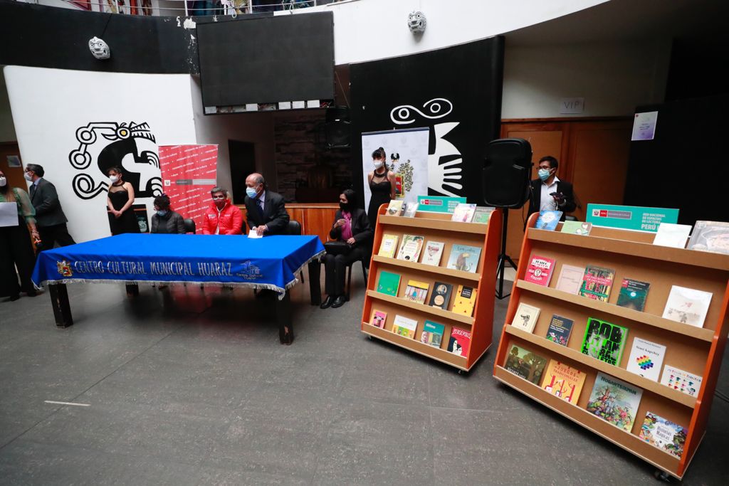 Ministerio de Cultura entrega 370 libros para Espacios de Lectura Perú Lee en Áncash
