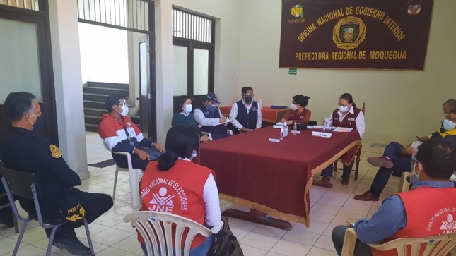 Foto de reunión de autoridades

