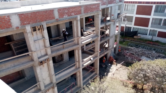 Imagen JPG de la construcción de la Universidad Nacional de San Agustín de Arequipa.