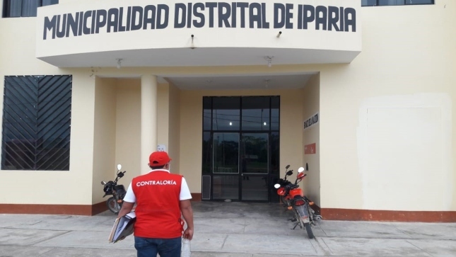 Imagen JPG de colaborador ingresando a la Municipalidad Distrital de Iparía, provincia de Coronel Portillo en Ucayali.