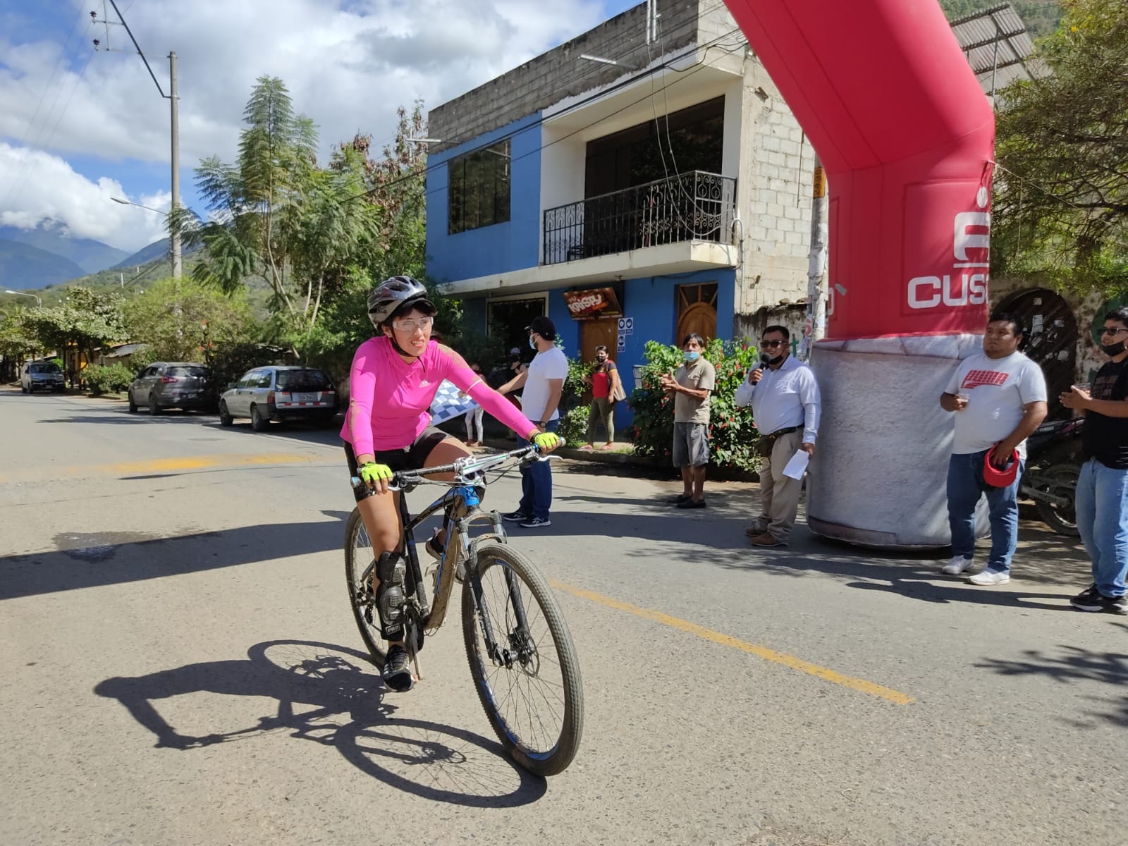 Competencia de ciclismo y montaña