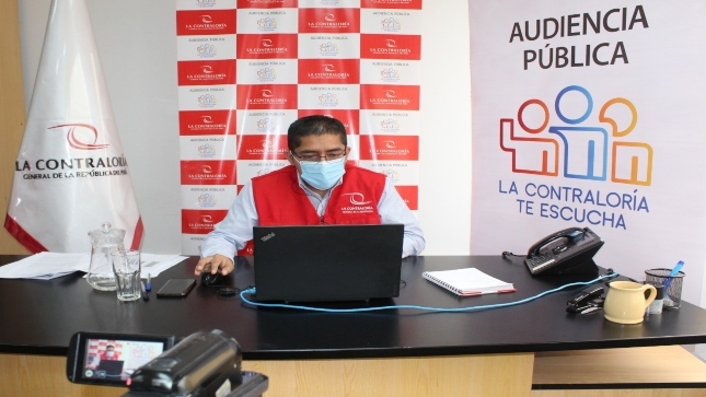 Imagen JPG de colaborador de la Contraloría participando en la Audiencia Pública virtual Lambayeque.