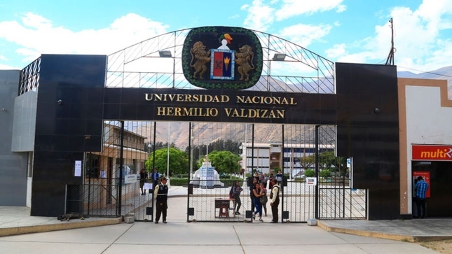 Imagen JPG de la puerta principal de la Universidad Nacional Hermilio Valdizán de Huánuco.