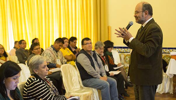 En el marco de nuestra función como institución promotora de acuerdos y compromisos a favor del desarrollo educativo del país, el Consejo Nacional de Educación (CNE) iniciará en Ayacucho una serie de visitas a regiones a las cuales hemos denominado “Alertas desde el CNE para un diálogo comprometido con las regiones”.