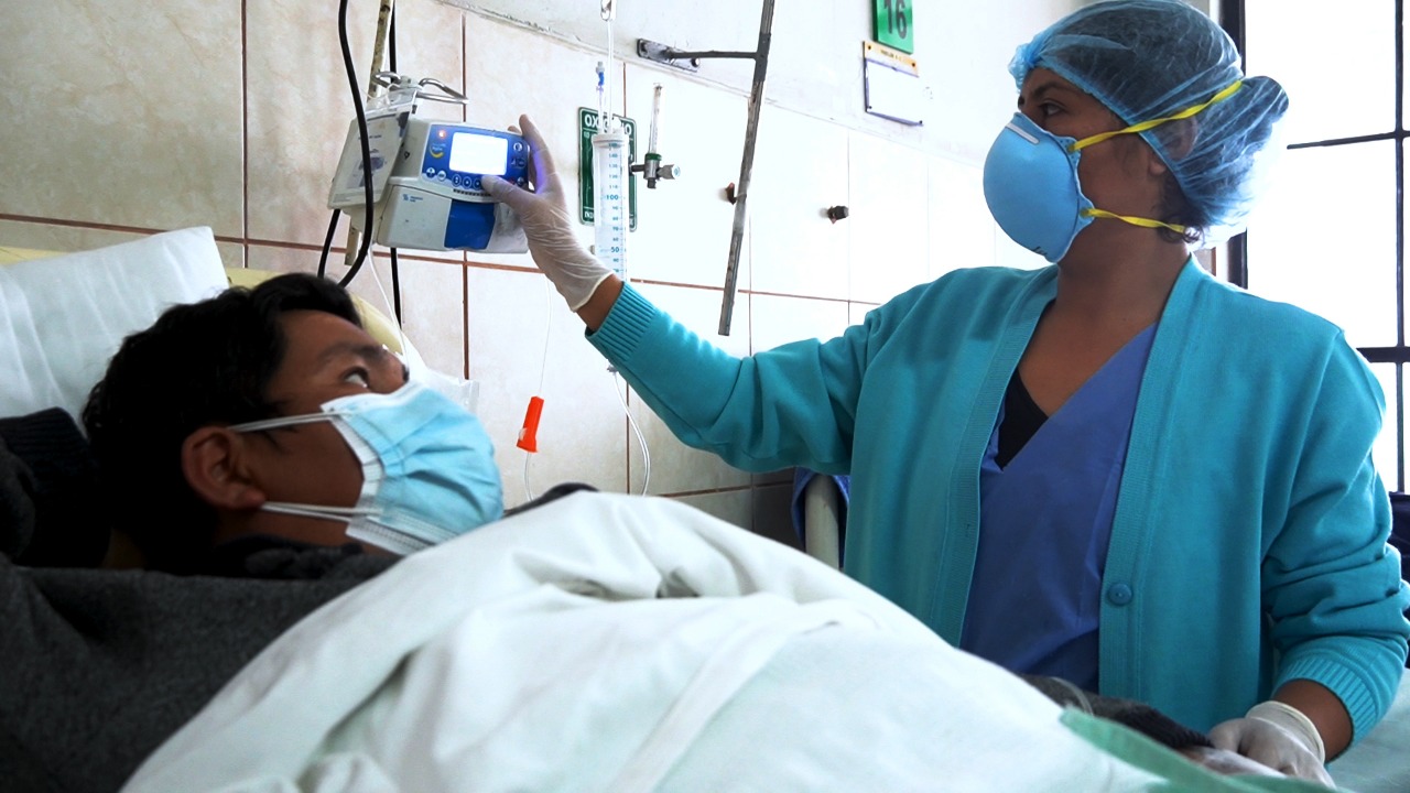 Médicos del Hospital Hipólito Unanue salvan vida de obrero con cirugía de corazón de alta complejidad