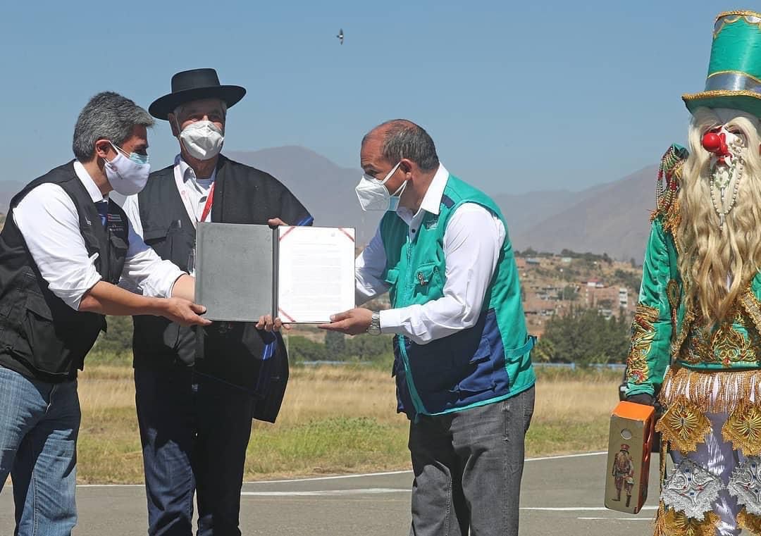 Presidente Francisco Sagasti entrega resolución que declara como Patrimonio Cultural de la Nación a la danza “Los Negritos de Huánuco”