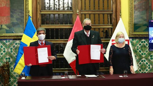 Valiosos textiles prehispánicos repatriados fueron entregados al Ministerio de Cultura por parte del Ministerio de Relaciones Exteriores