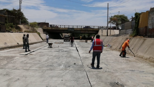 Imagen JPG de la obra de concreto en el Canal Vía de Sullana, Piura.