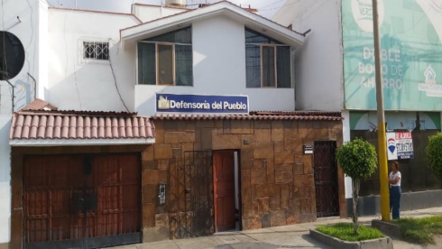 Foto de fachada de oficina defensorial