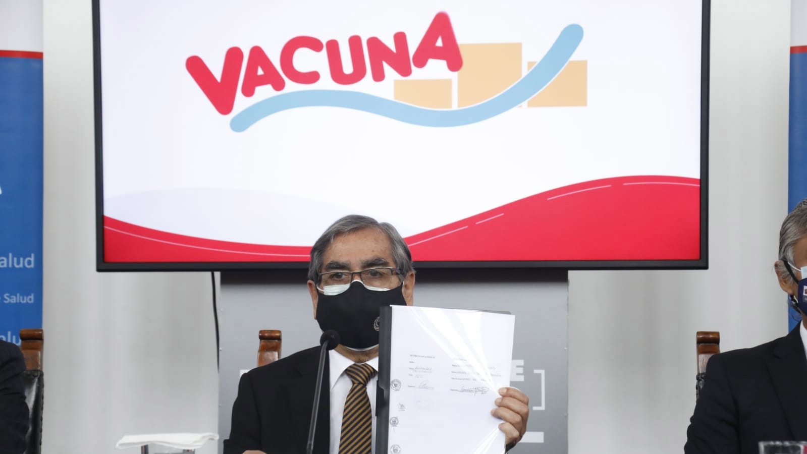 El Perú firmó contratos de adquisición por 98.8 millones de dosis de la vacuna contra la COVID-19