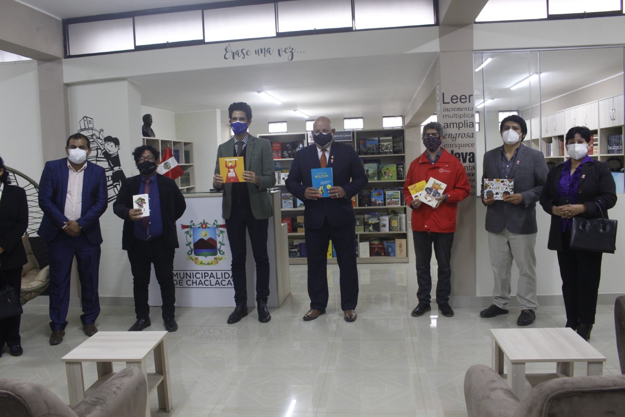 Ministerio de Cultura realiza primera entrega de libros y mobiliario a Biblioteca Municipal de Chaclacayo