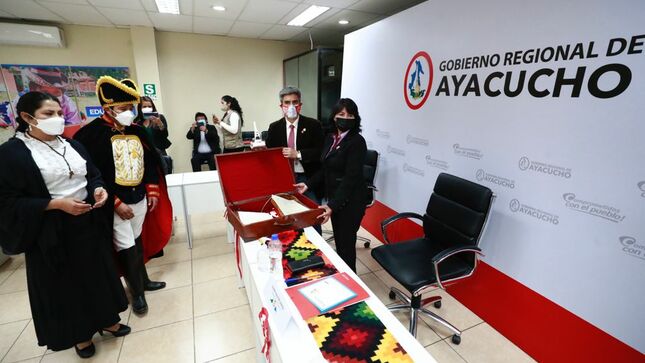 En Ayacucho ministro de Cultura lanza proyecto educativo “Tras las huellas de la Independencia”