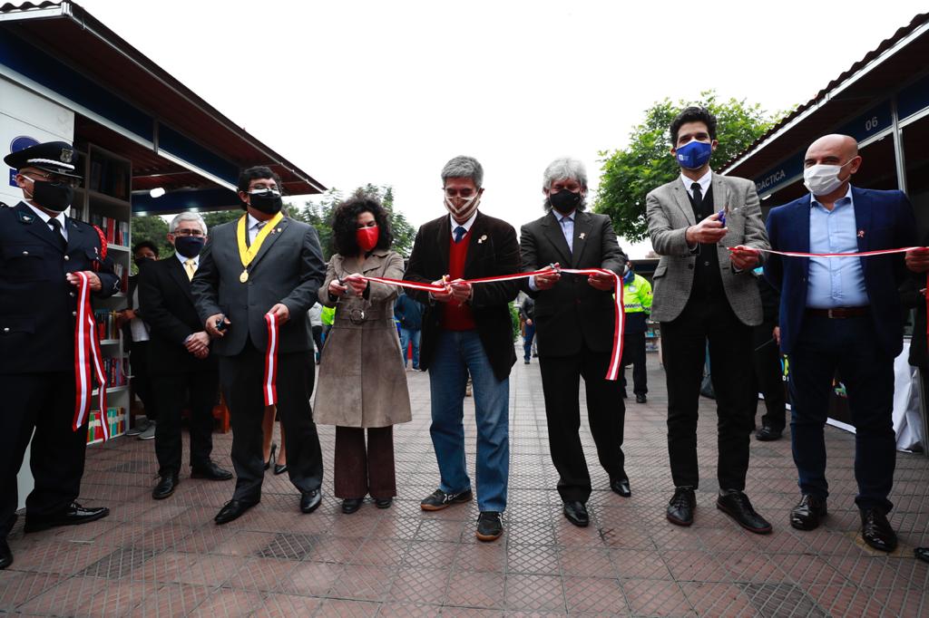 Ministro de Cultura participó en la inauguración de la Feria del Libro de Miraflores “Comparte la Tradición”