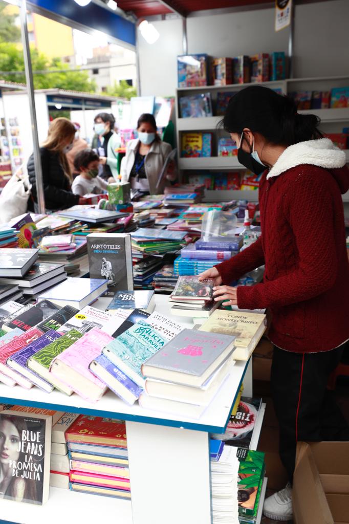 Ministro de Cultura participó en la inauguración de la Feria del Libro de Miraflores “Comparte la Tradición”
