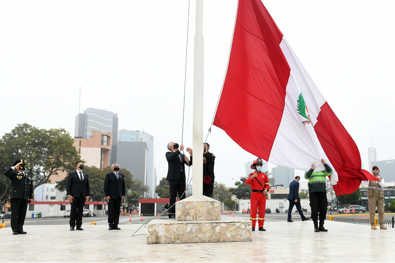 Ministro Elice: “En el Bicentenario tiene que prevalecer la unidad de la población”.