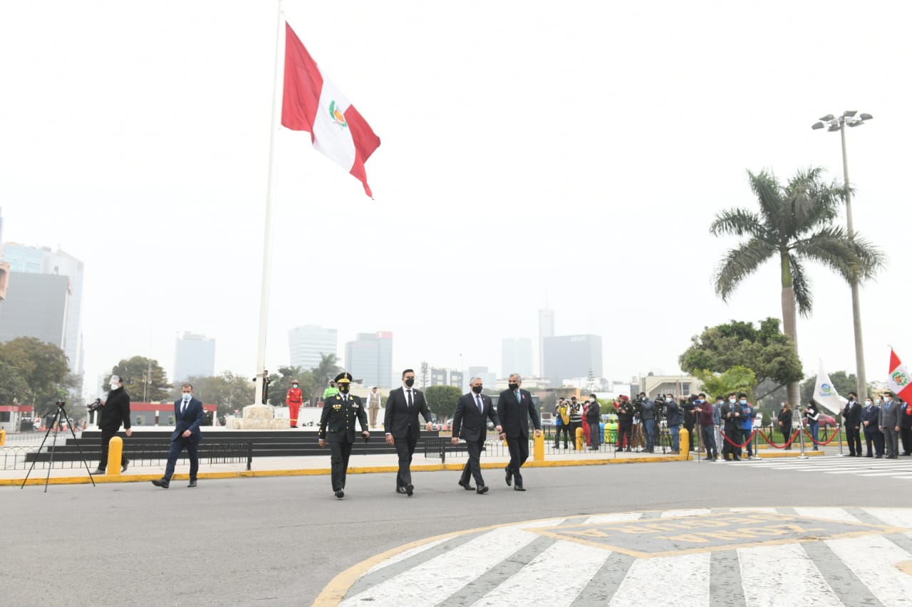 Ministro Elice: “En el Bicentenario tiene que prevalecer la unidad de la población”.