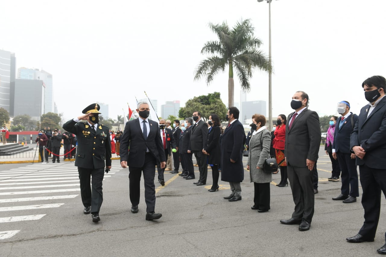 Ministro Elice: “En el Bicentenario tiene que prevalecer la unidad de la población”.