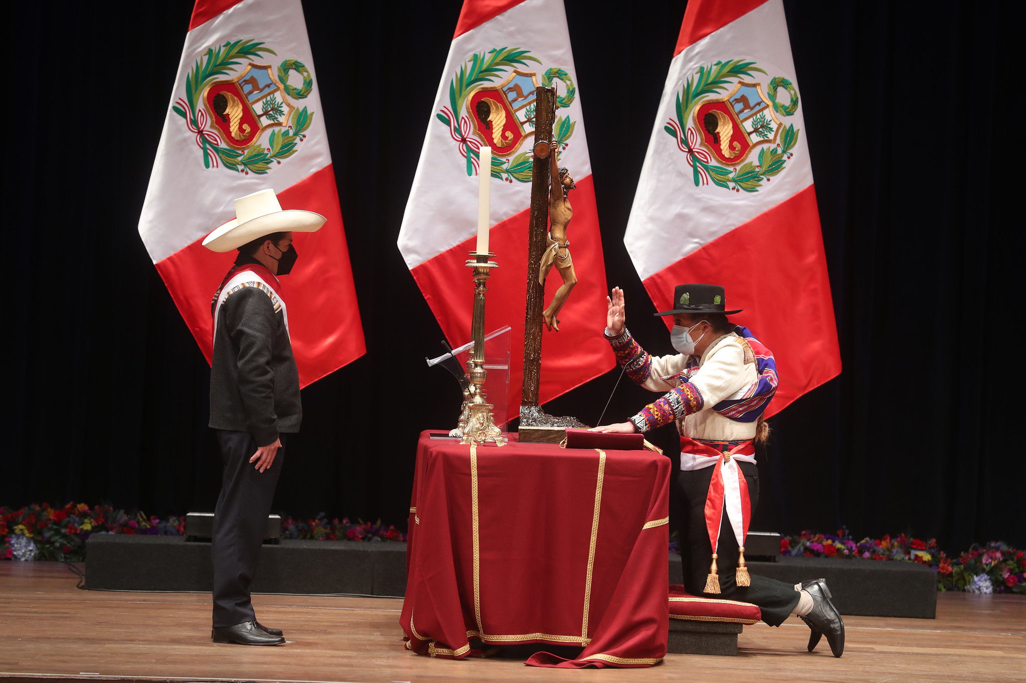 Ciro Gálvez juramenta como ministro de Cultura del nuevo gabinete del presidente Castillo