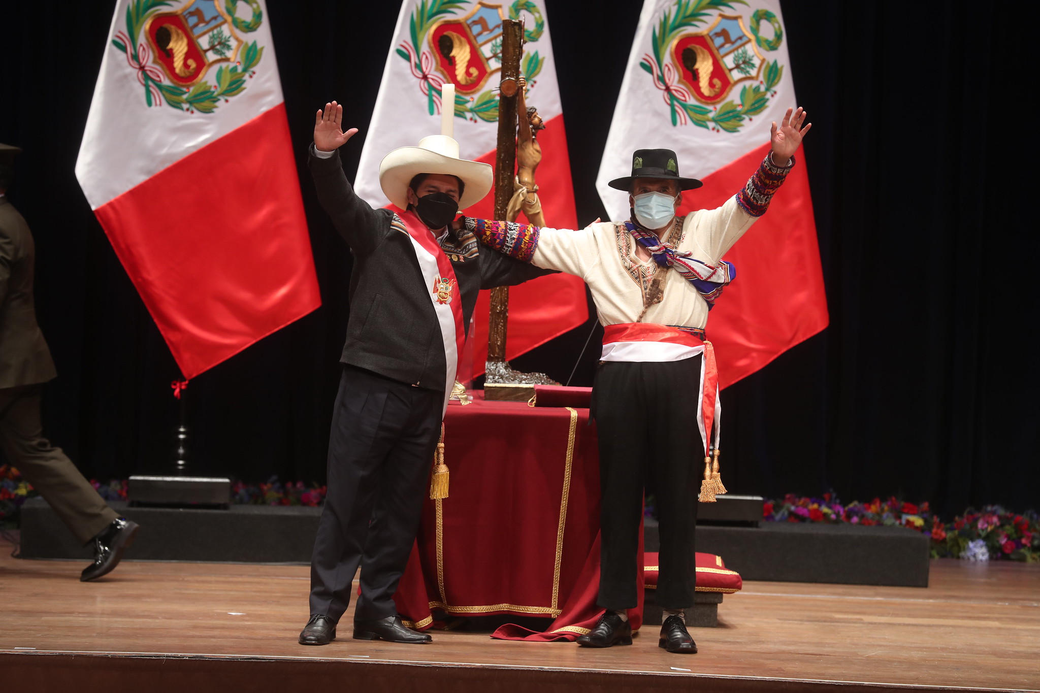 Ciro Gálvez juramenta como ministro de Cultura del nuevo gabinete del presidente Castillo