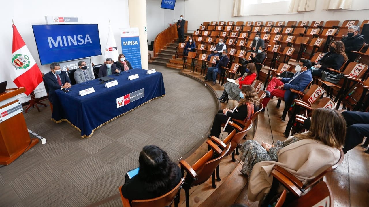 Ministro Cevallos: “Tenemos un gran desafío que es defender la vida de todos los peruanos”