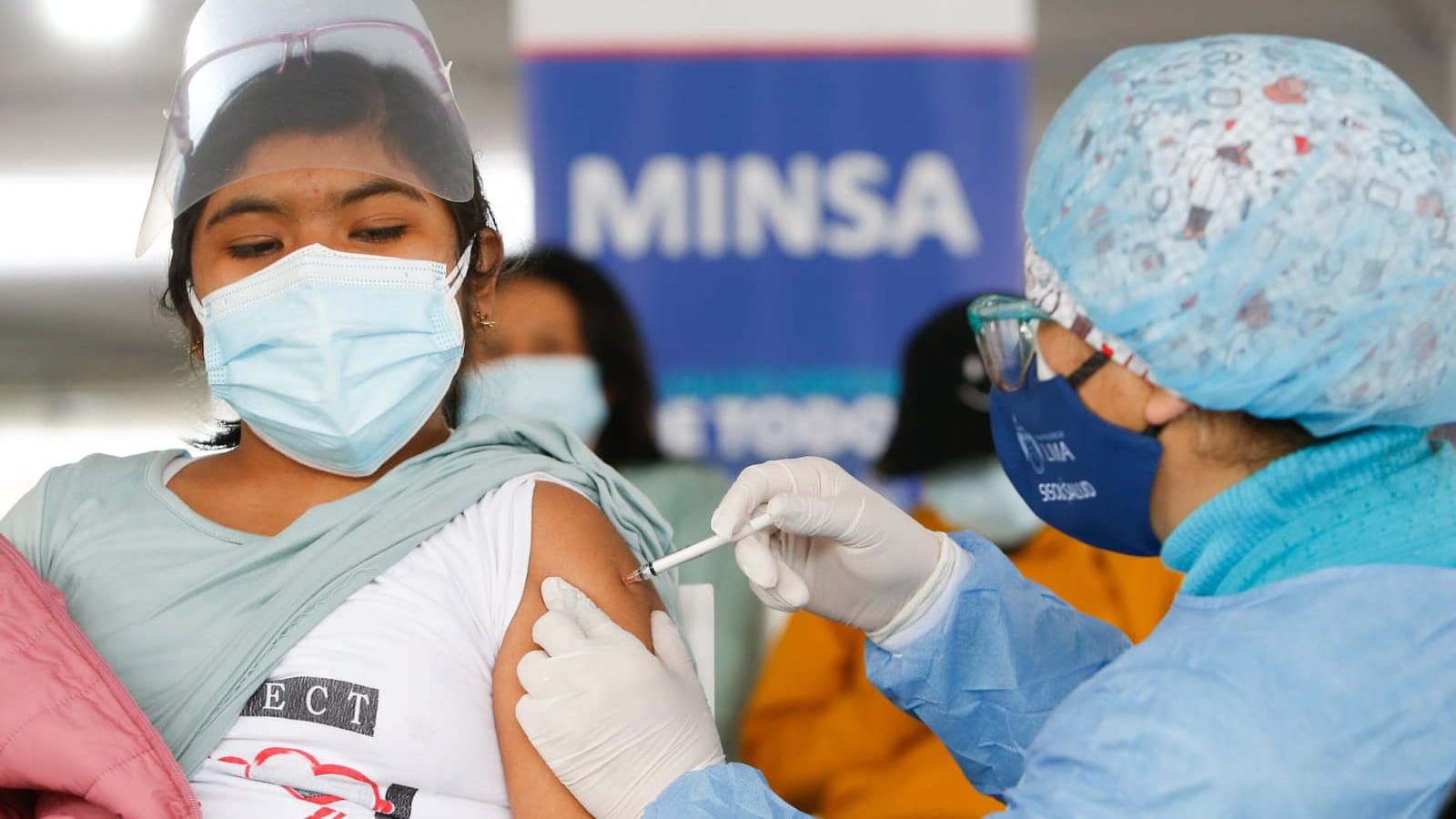 Ministerio de Salud inicia vacunación de adolescentes con trasplante de órgano o en lista de espera