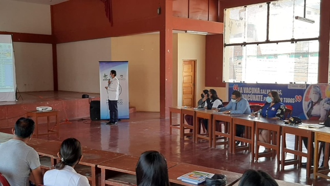 Foto de autoridades reunidas
