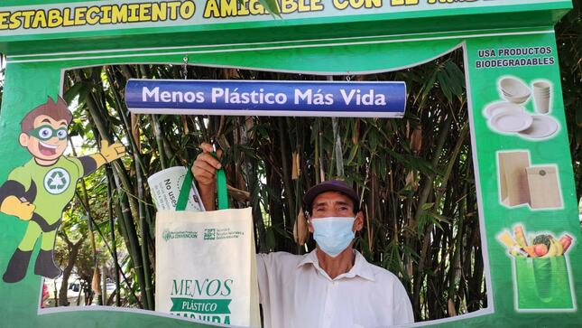 Sensibilización de reducción del uso de plástico de un sólo uso