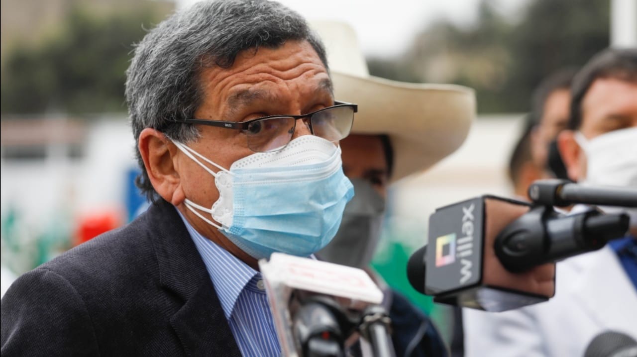 Ministerio de Salud asegura la provisión de oxígeno para la tercera ola y negocia adquisición de vacunas contra la COVID-19 para el 2022