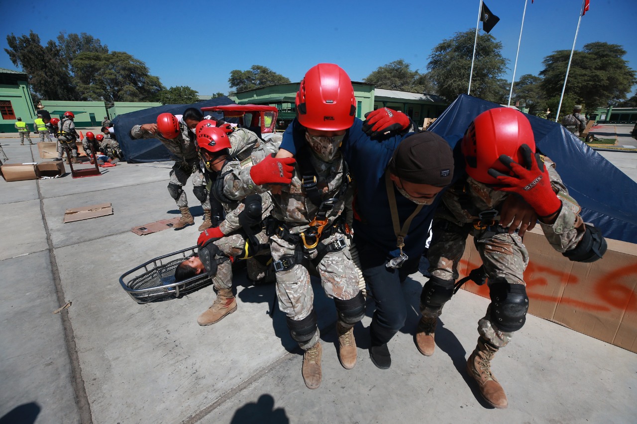 Coes Mindef organizó exposición sobre la actividad sísmica en el Perú