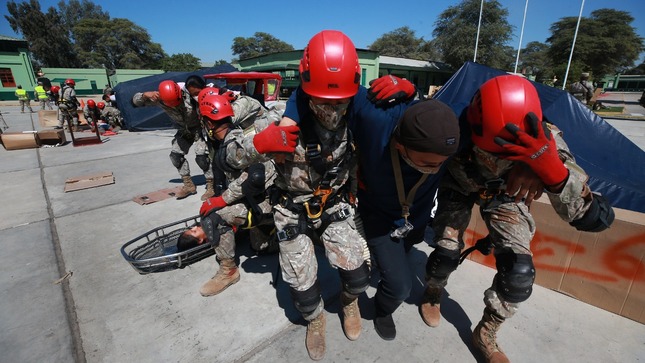 Coes Mindef organizó exposición sobre la actividad sísmica en el Perú