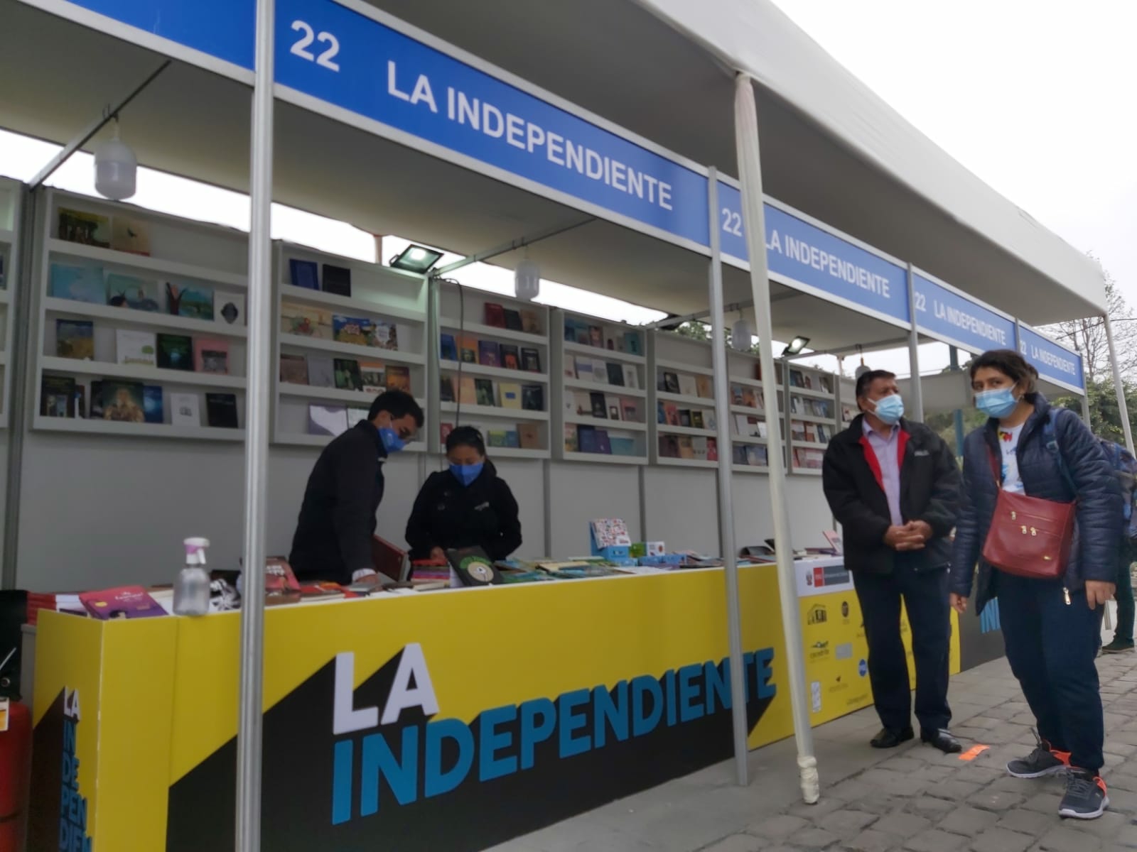 Stand Colectivo de La Independiente en la Feria del Libro “Surco Sobre Letras 2021”
